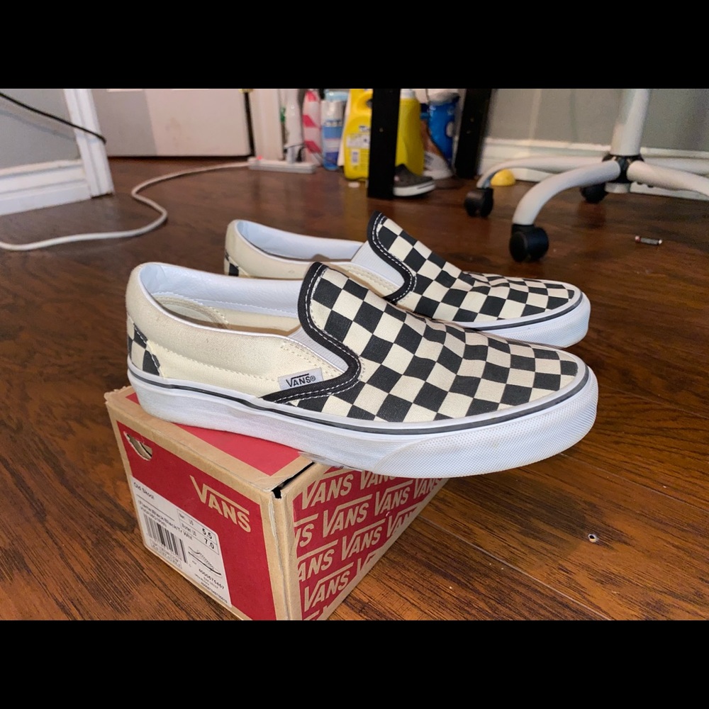 Vans - Picture 2 of 4